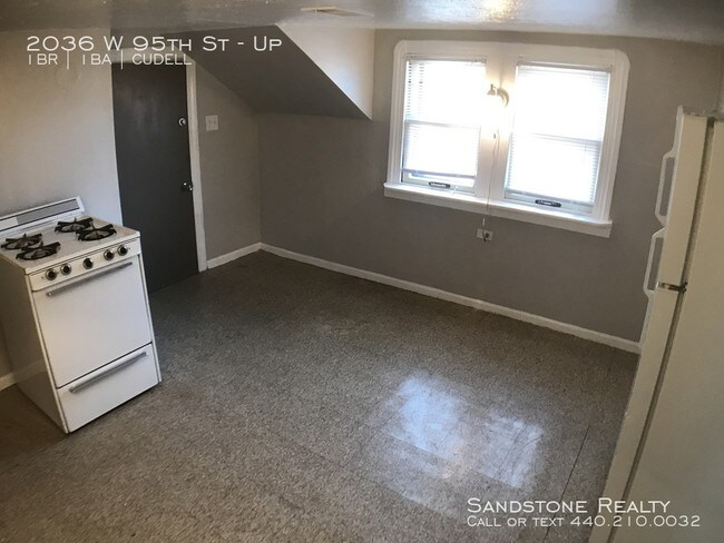 Building Photo - 2036 W 95th St