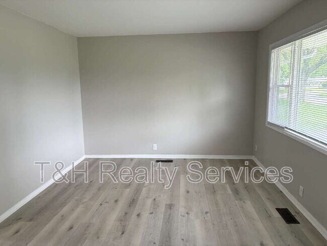 Foto del edificio - 2936 S Chippewa Ln