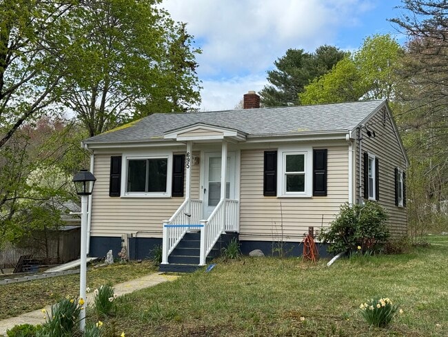 Newly renovated and updated two bedroom home for Rent. Easy highway access to Route 24 and Route 44. - 695 South St E