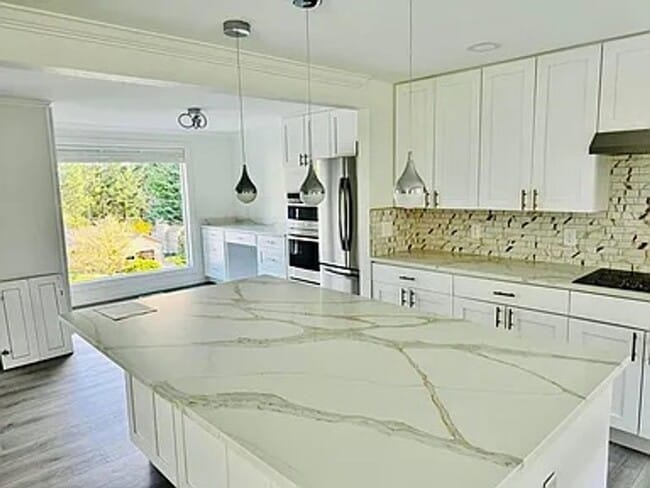Building Photo - 5 bed 4 bath home in somerset available 9/1