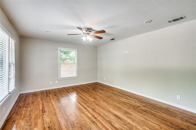 Building Photo - 207 Varsity Cir