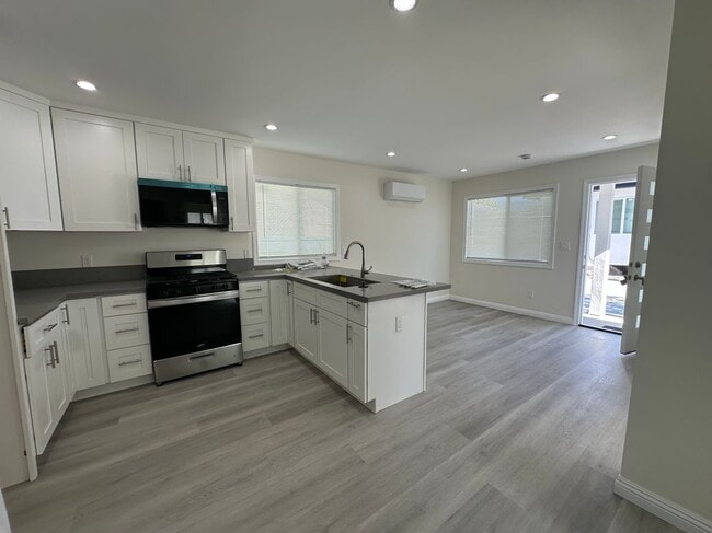 Building Photo - 8153 San Juan Ave