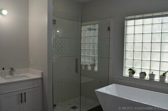 Building Photo - 9242 Olmstead Dr