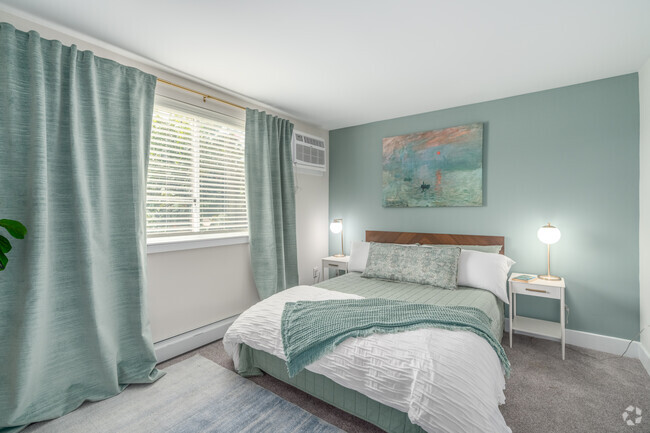 1BR, 1BA - 605SF - Bedroom - Thorn Flats