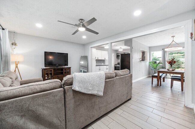 Foto del edificio - 7230 Edgemoor Dr