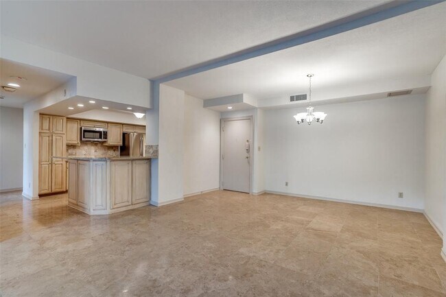 Foto del edificio - 5200 Keller Springs Rd