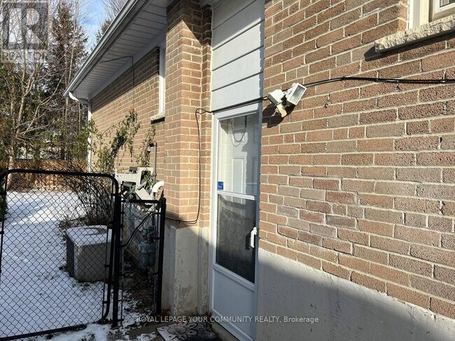 Photo du bâtiment - 299 Towercrest Dr