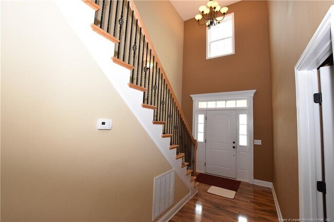 Building Photo - 136 Silverthorne Dr