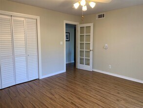 Building Photo - 13140 Trail Hollow Dr