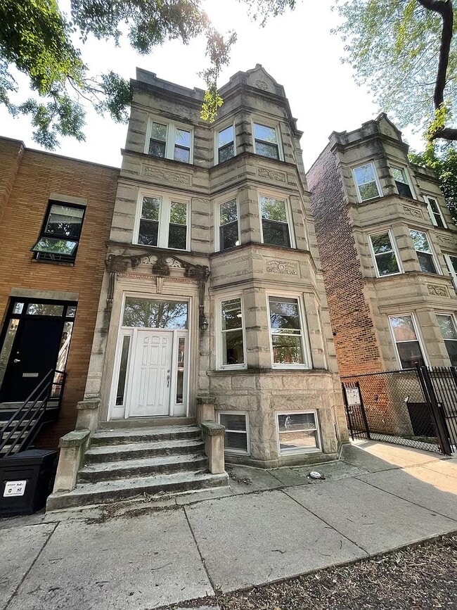 Building Photo - 2649 W Thomas St
