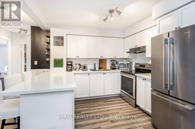 Building Photo - 3888-3888 Duke of York Blvd