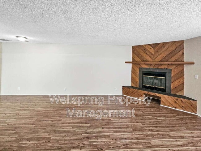 Building Photo - 305 S Richmond Rd