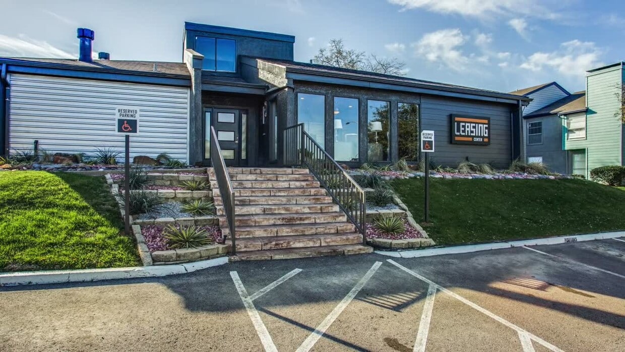 Current At The Grid Apartments Arlington, TX