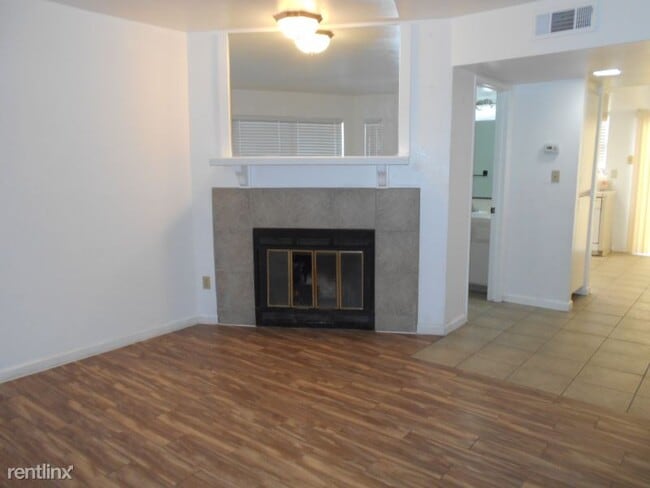 Building Photo - 4600 Beechwood St