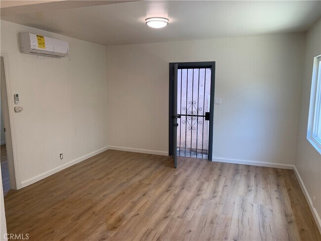 Building Photo - 1255 Velasco St