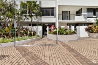 Building Photo - 520 Brickell Key Dr