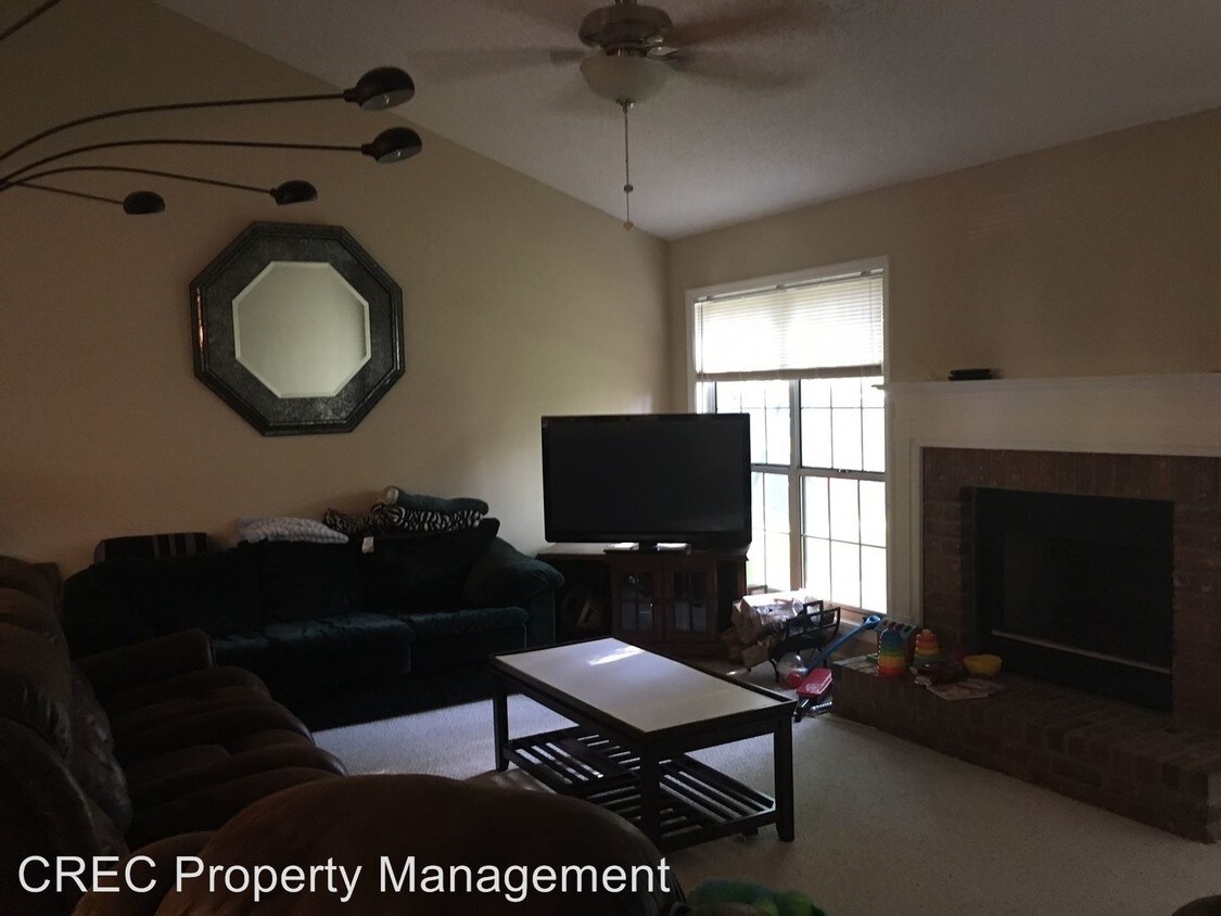 Foto del edificio - 8346 Longridge Rd