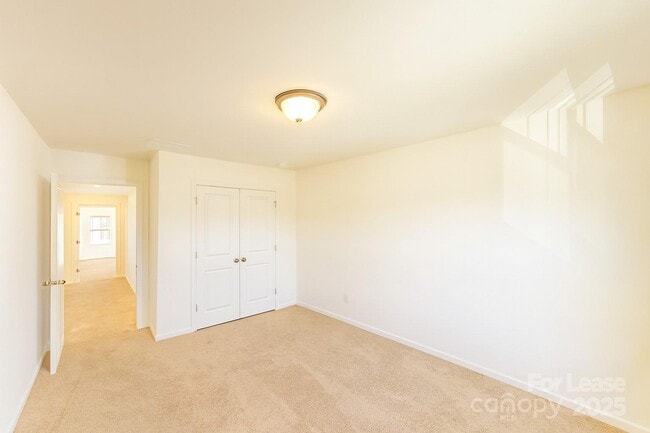 Building Photo - 2841 Yeager Dr NW