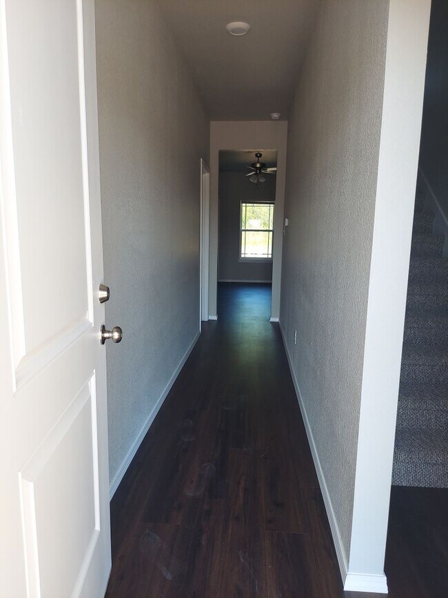 Foto del edificio - Beautiful 3 Bedroom Townhome in Alma!! *Move in Special*