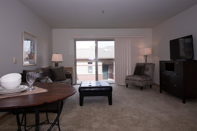 Building Photo - 200 Prairie Heights Dr
