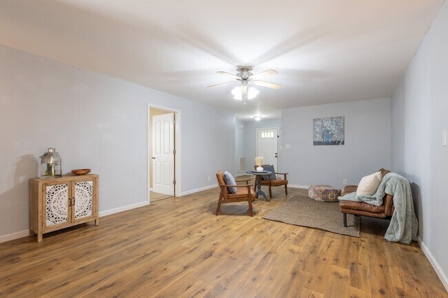 Foto del edificio - 356 Andrew Dr