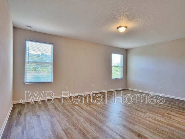 Foto del edificio - 839 Pine Moss Rd