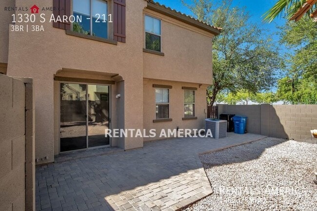 Building Photo - UPDATED 3 BEDROOM CONDO IN MESA