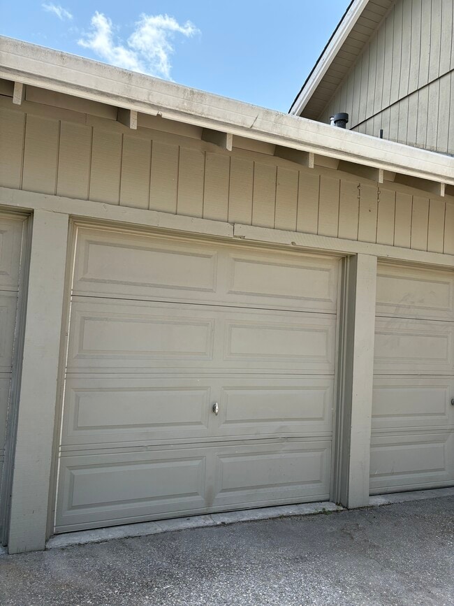 Foto del edificio - 617 Timberpine Ave