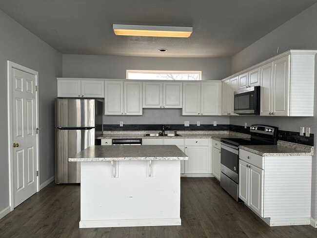 Photo - 3 Bedroom Beaverton Home with A/C!