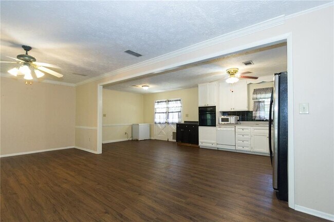 Building Photo - 3720 Sunny Hill Dr