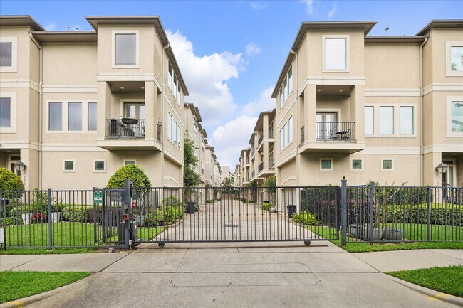 Foto del edificio - 6832 Staffordshire Blvd