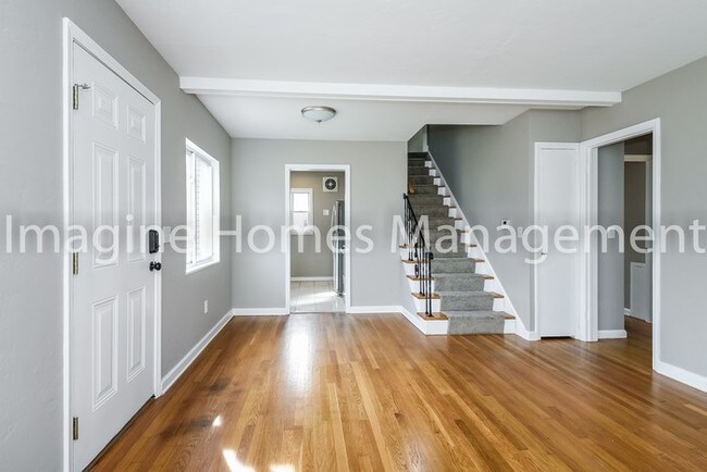 Foto del edificio - 162 Parkwood Ave