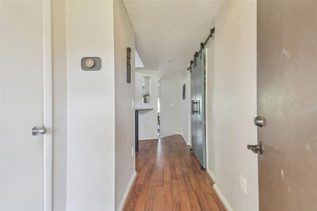 Foto del edificio - 2440 W Horatio St