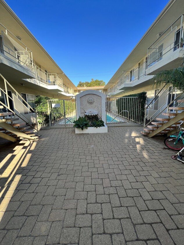 605 Montana Ave Unit 3, Santa Monica, CA 90403 Apartments in Santa