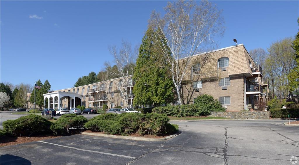 Primary Photo - 65 Oaklawn Ave