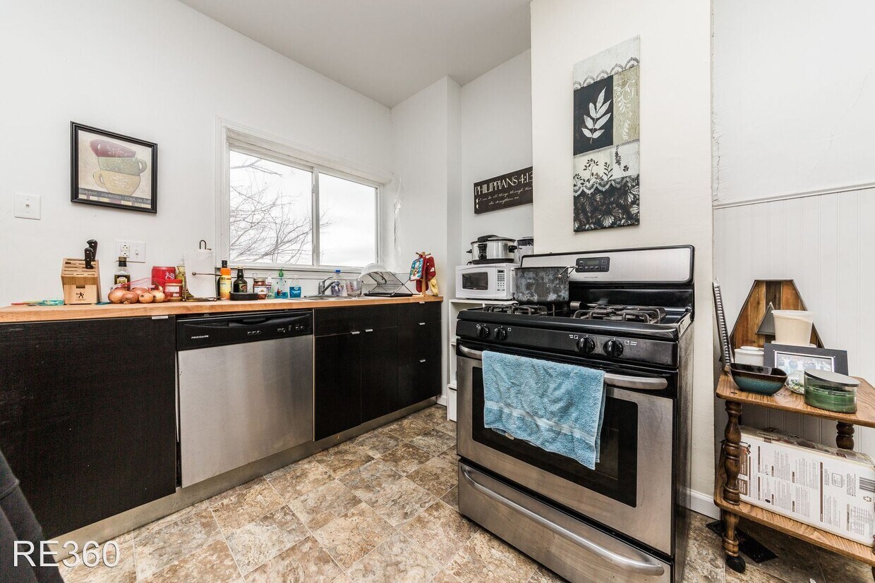 Primary Photo - 2 br, 1 bath House - 612 Ceres Allentown