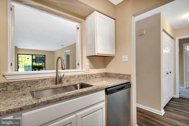 Building Photo - 2900 Shipmaster Way