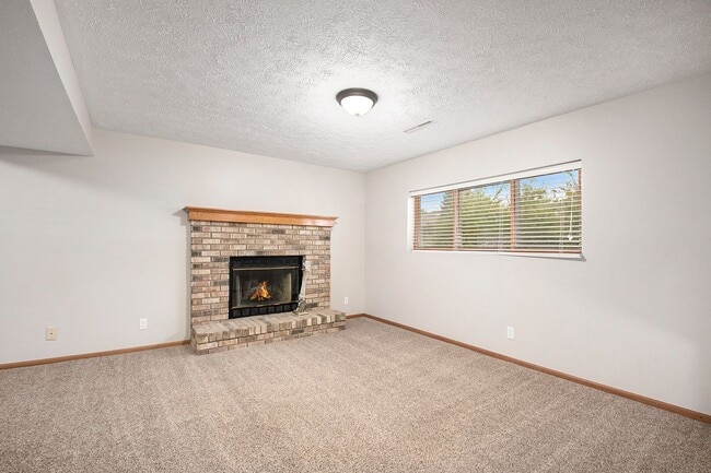 Building Photo - 13568 Margo St