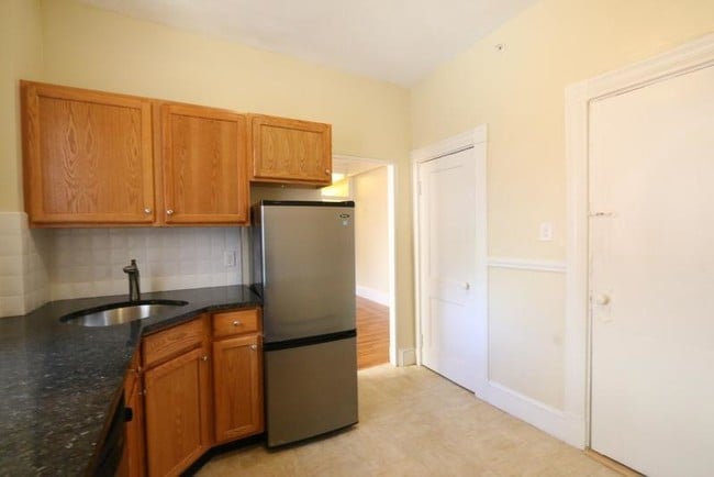 Building Photo - 77 Hancock St