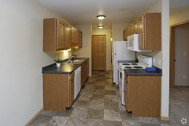 2BR, 1BA - 1,025 SF - Kirkwood Manor Apartments