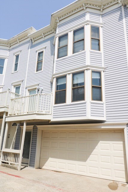 Primary Photo - 766 W 13th St