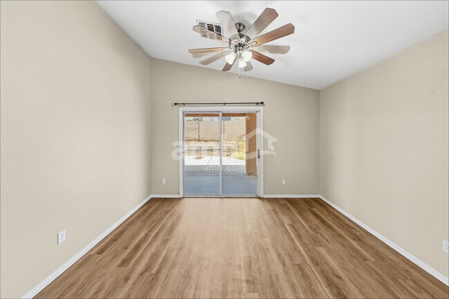 Building Photo - 126 S 220th Dr