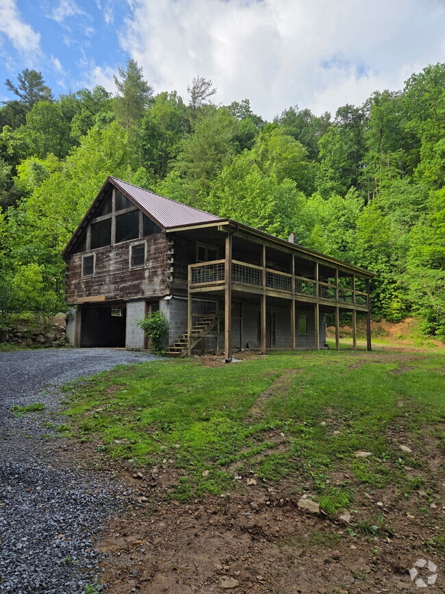 Building Photo - 150 Joe English Rd