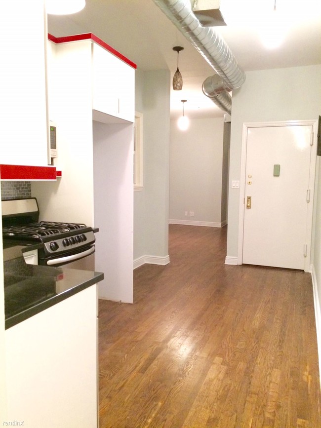 Building Photo - 3 br, 1 bath Apartment - 18-63 Linden Street