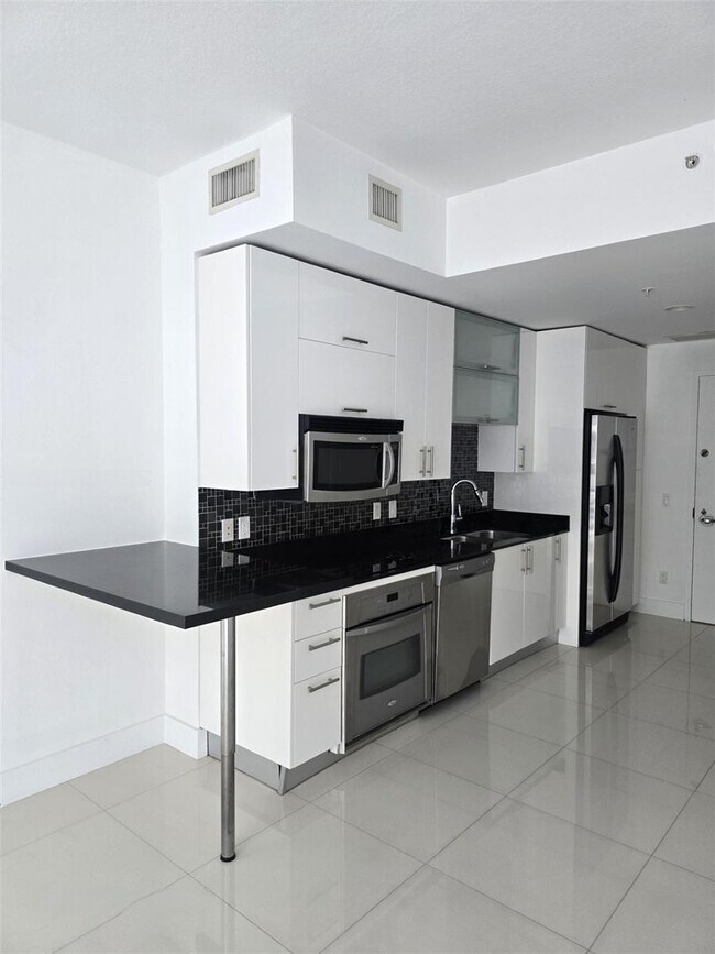 Foto del edificio - 60 SW 13th St