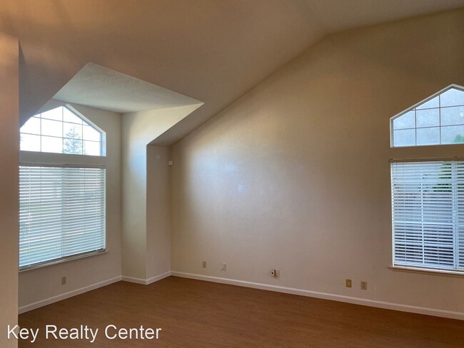 Building Photo - 4 br, 3 bath House - 9444 Madrid Way