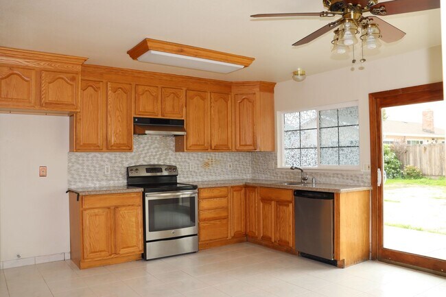 Building Photo - Laurel West Single Level Home