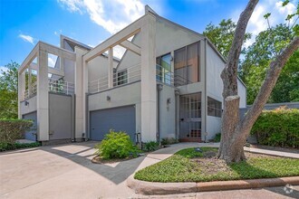 Building Photo - 15 Boulevard Green