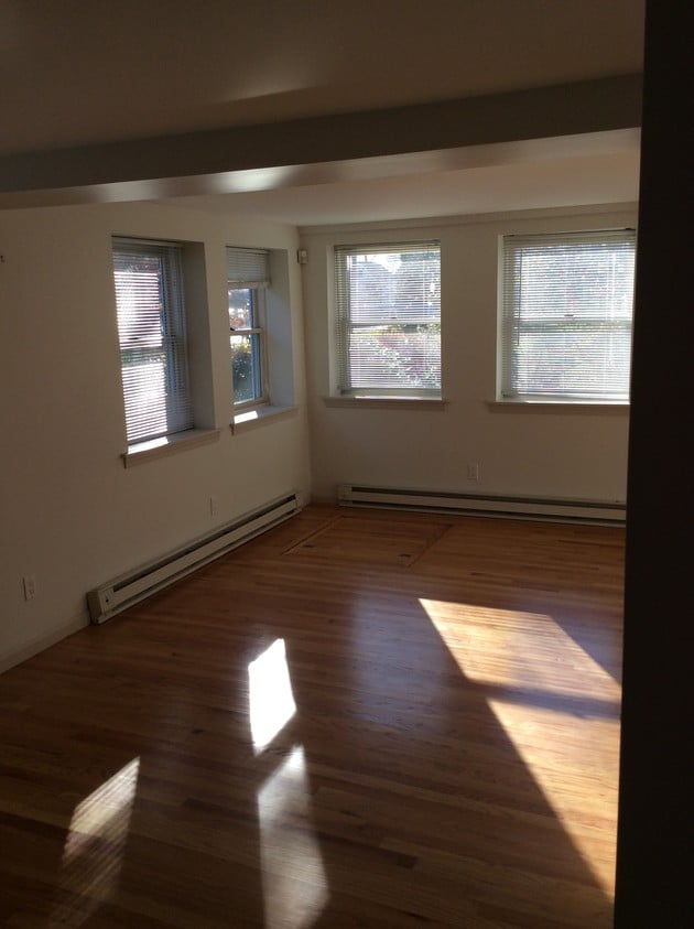 6 Emmons Ave, Warwick, RI 02888 Townhome Rentals in Warwick RI