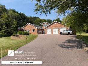 Building Photo - N4513 Trillium Ct